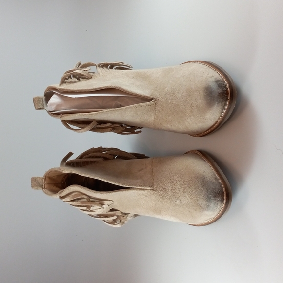 Coconut by Matisse Miranda Ivory Ankle Boots NIB Size 6.5 - Picture 2 of 6